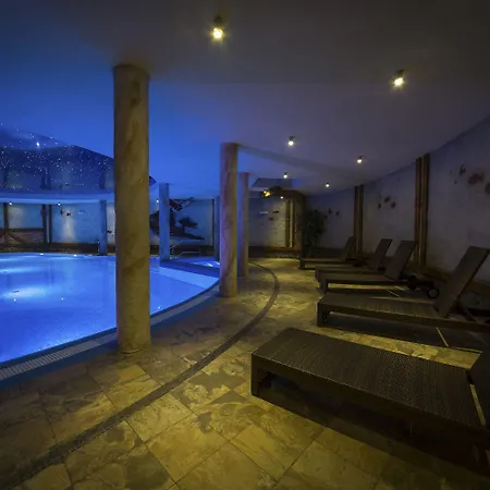 ホテル Krysztal Conference & シクラルスカ・ポレンバ