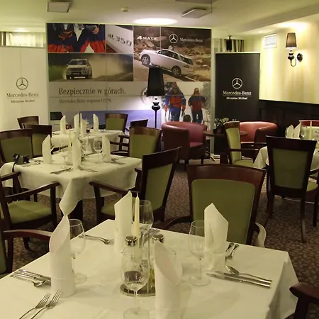 ホテル Krysztal Conference & シクラルスカ・ポレンバ