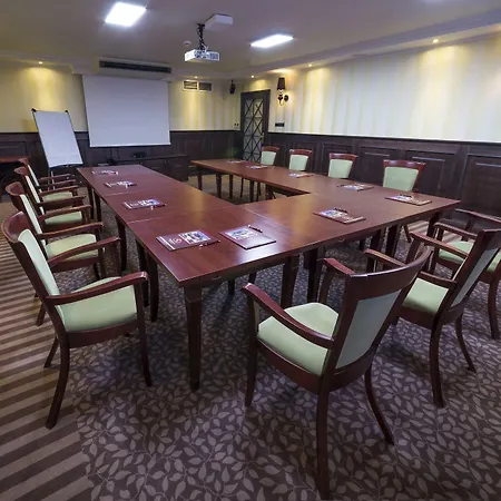 Krysztal Conference & 4* シクラルスカ・ポレンバ