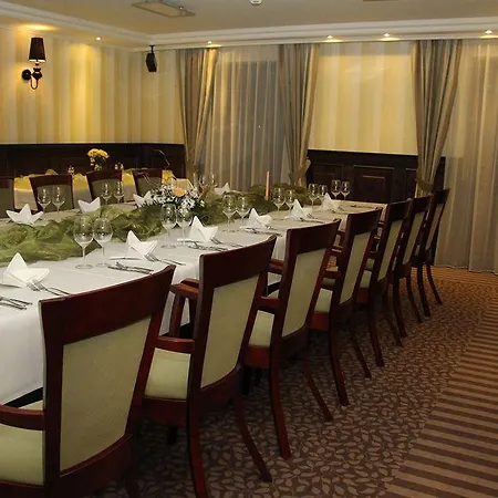 Ξενοδοχείο Krysztal Conference & 4*