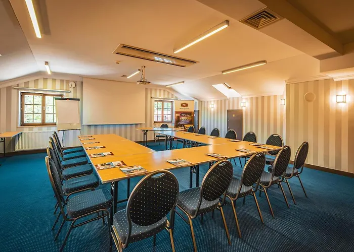 Hotel Krysztal Conference & 4*