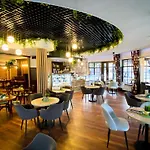 Krysztal Conference &