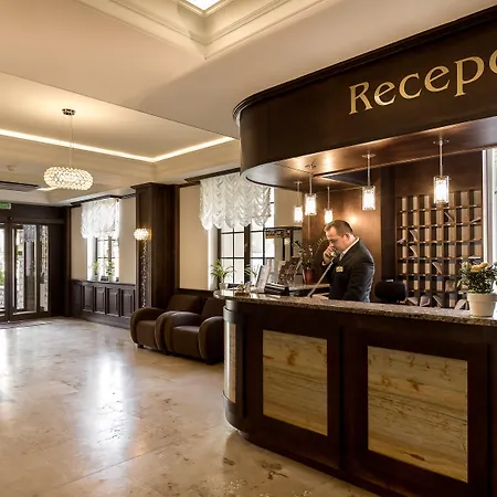 Krysztal Conference & Ξενοδοχείο