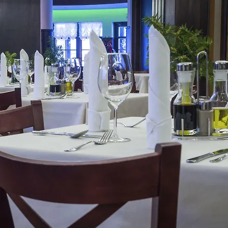 Krysztal Conference & Ξενοδοχείο