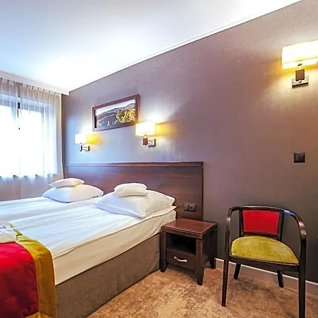 Krysztal Conference & Szálloda 4*