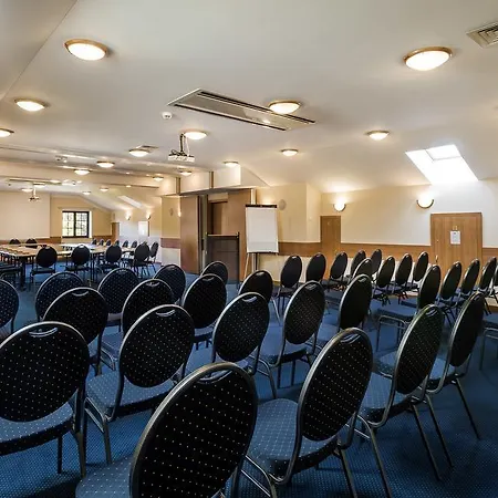 ホテル Krysztal Conference & 4*