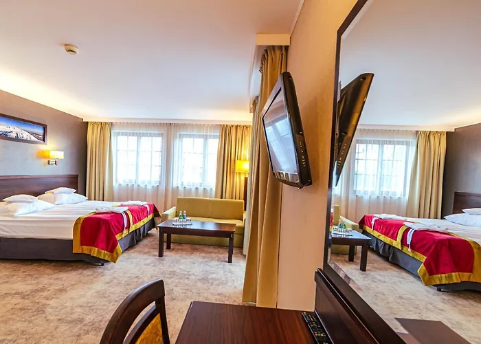 Готель Krysztal Conference &