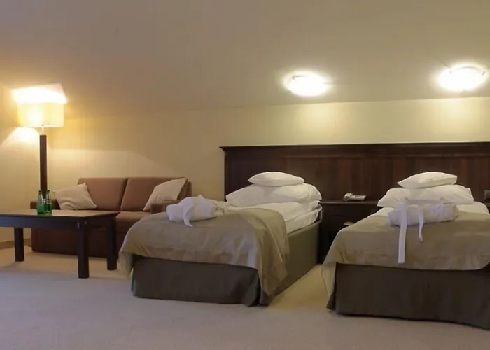 Krysztal Conference & Готель