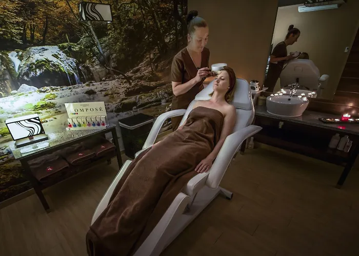 Krysztal Conference & Готель