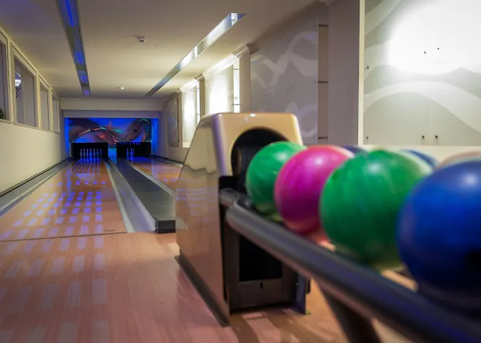 Готель Krysztal Conference &