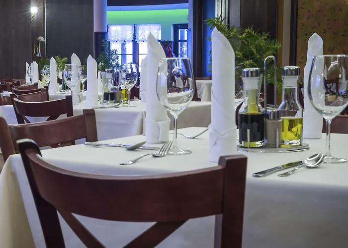 Krysztal Conference & Готель